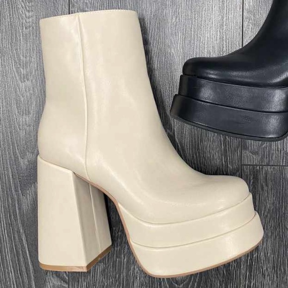 ⚡FINAL SALE! Cream Vegan Leather Platform Ankle Boots - Picture 5 of 5